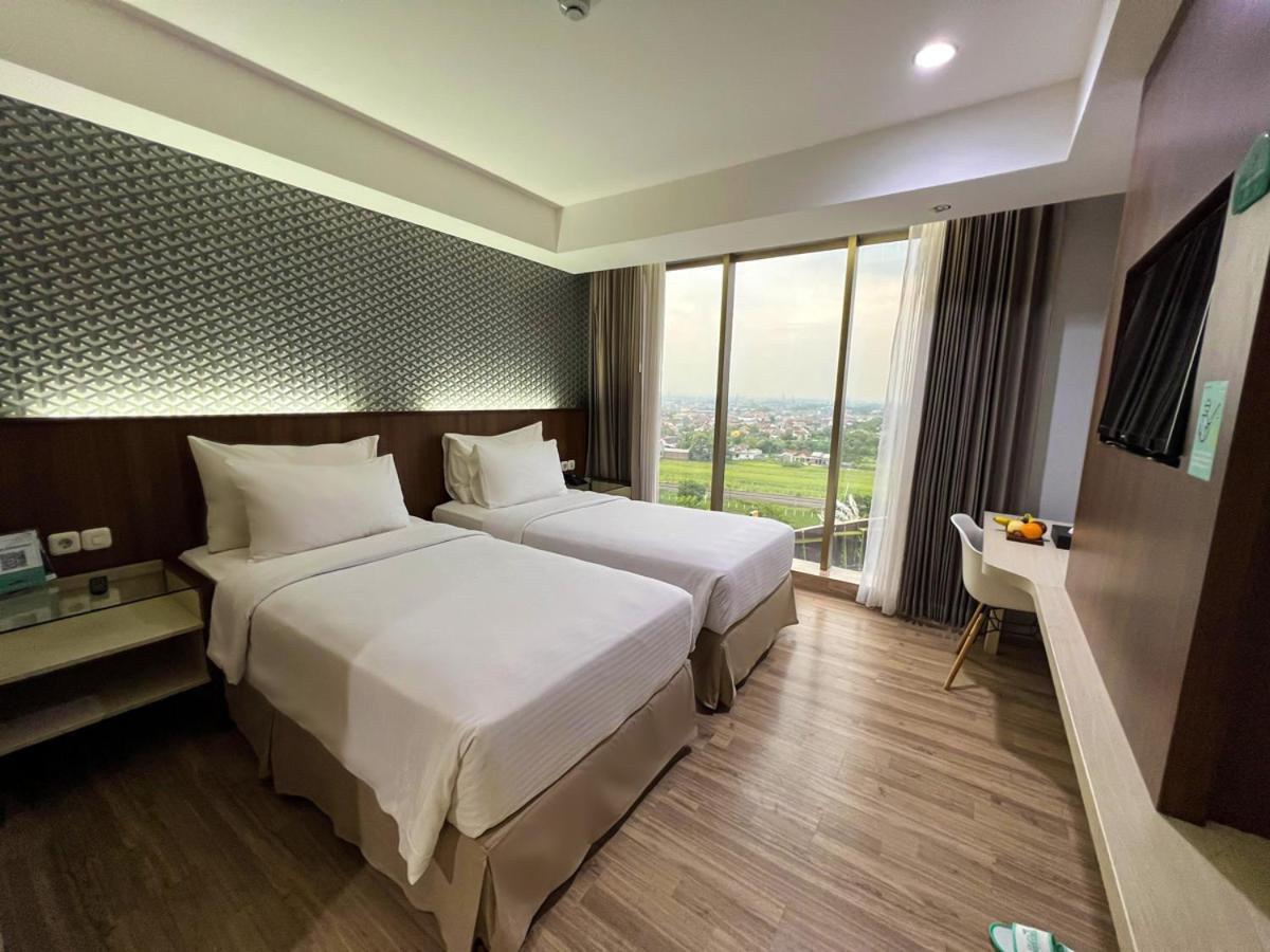 Hotel Ayola Sunrise Mojokerto Esterno foto